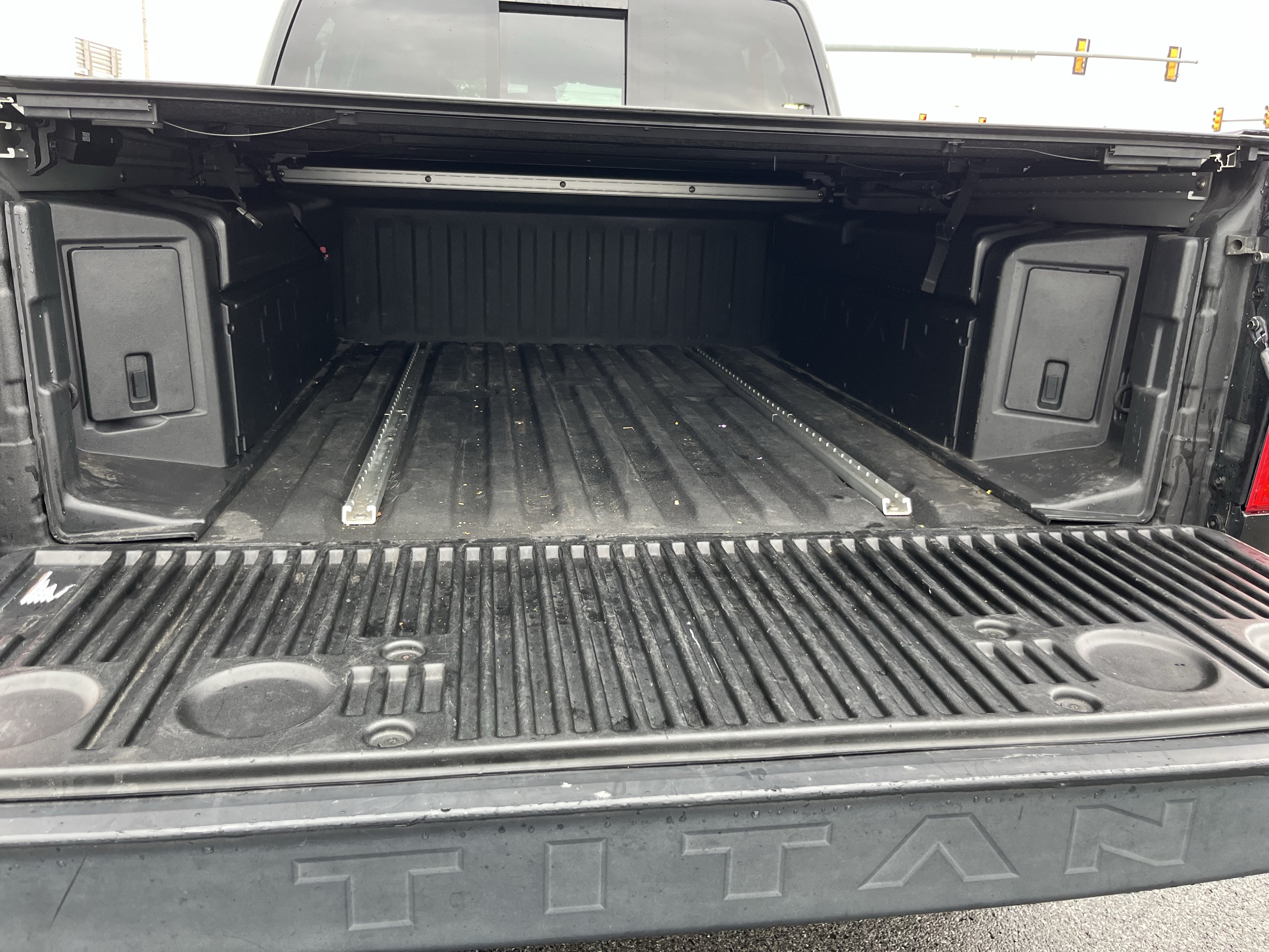 Used 2019 Nissan Titan PRO-4X w/ Pro-4x Convenience Package AWD/4WD image 7