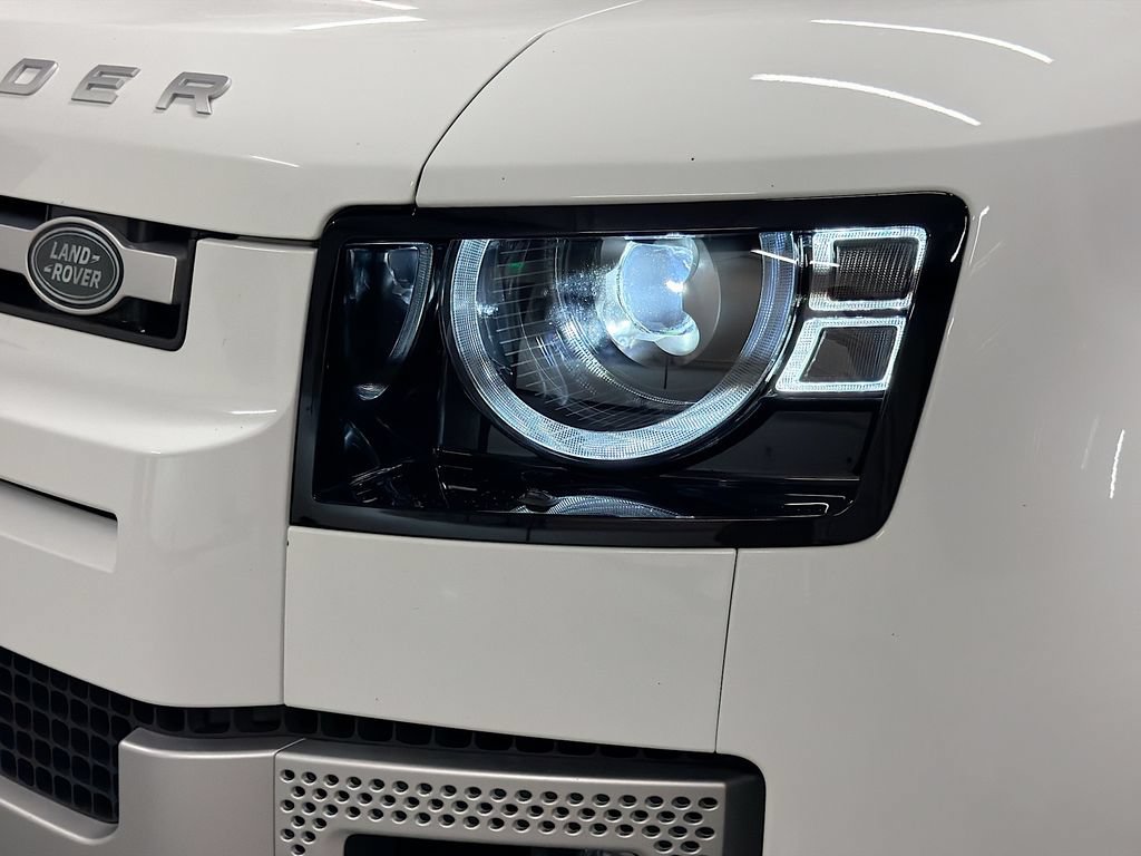 Used 2021 Land Rover Defender 110 SE AWD/4WD image 32