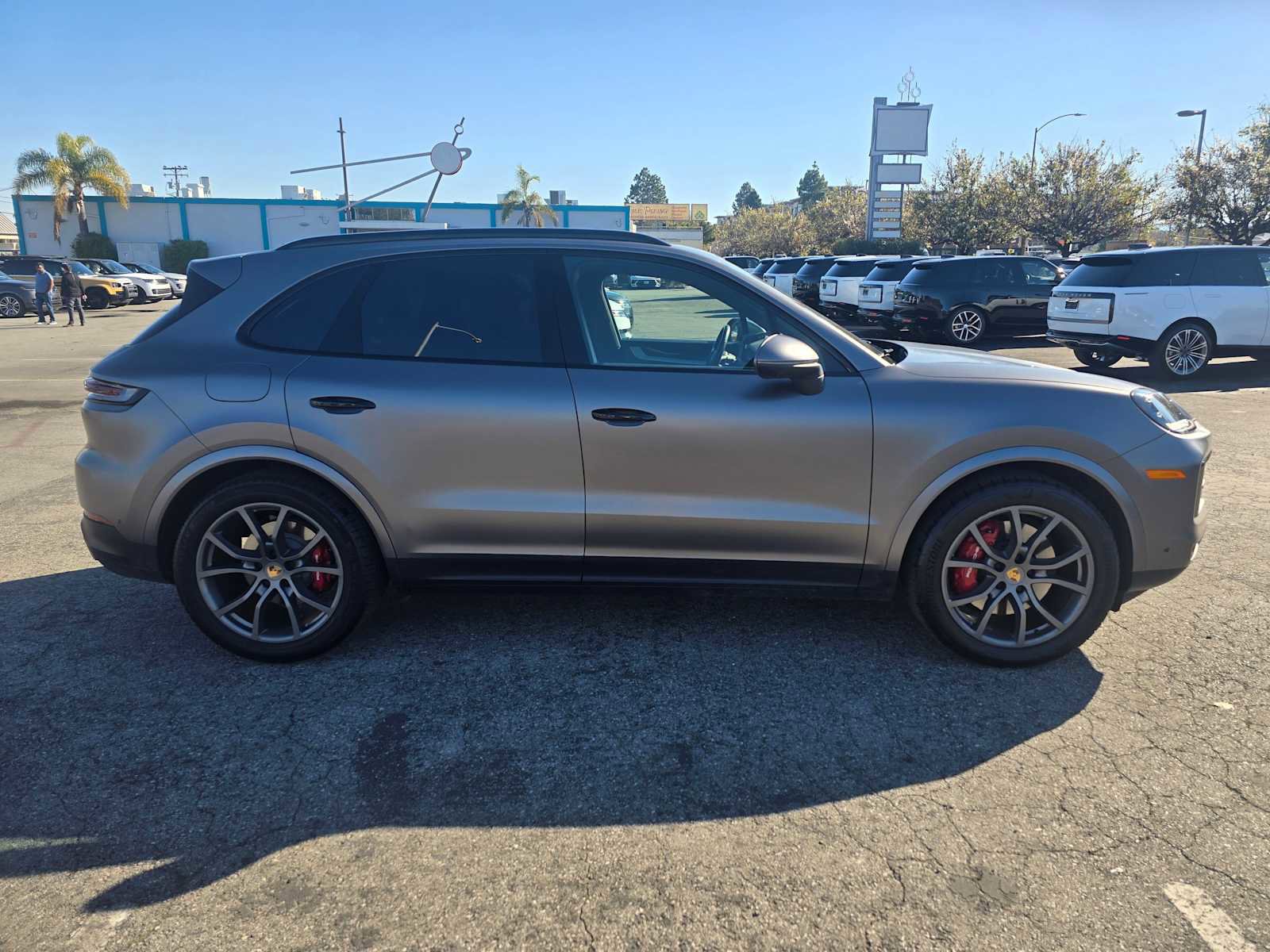 Used 2024 Porsche Cayenne image 6