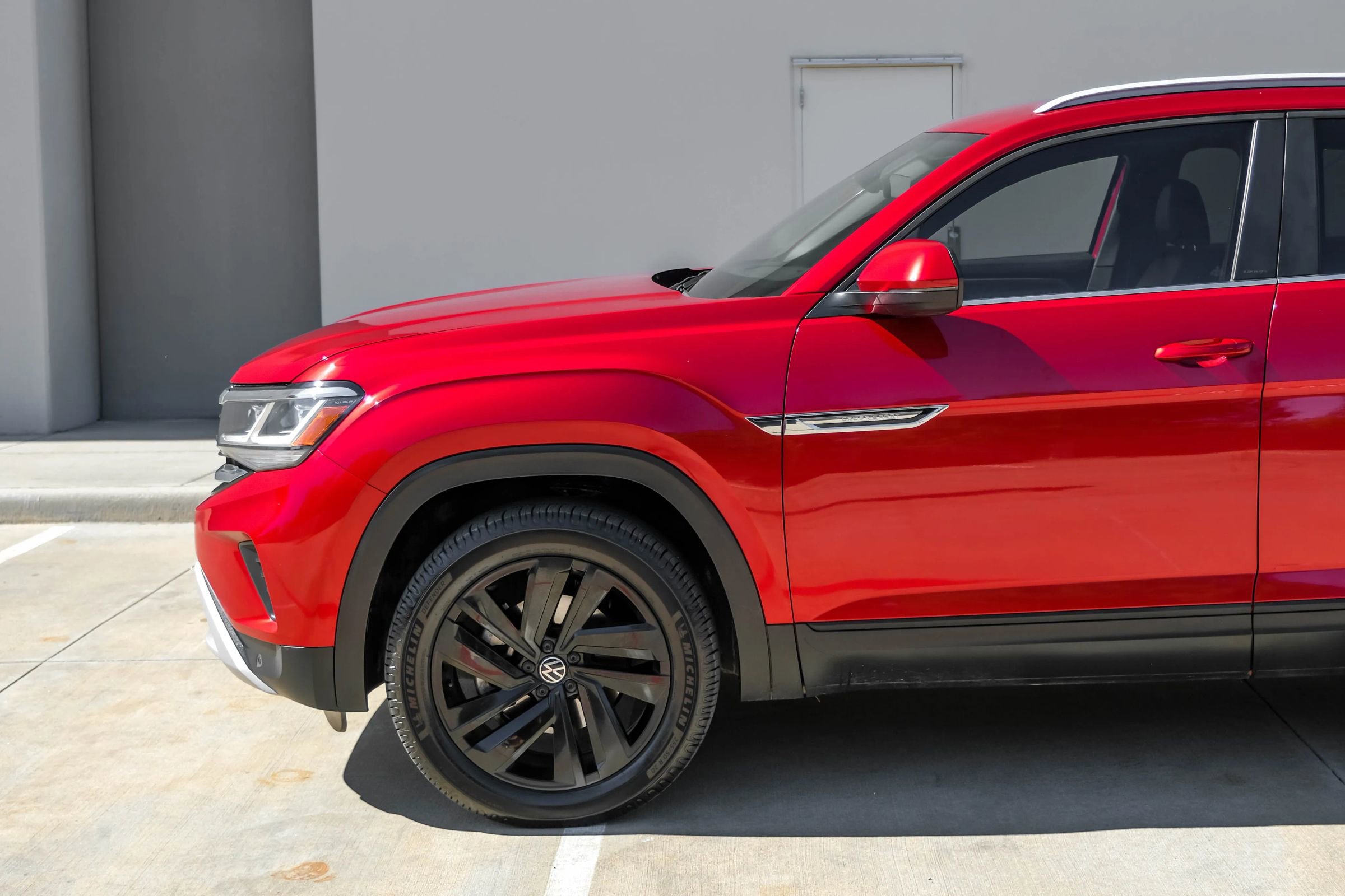 Used 2022 Volkswagen Atlas Cross Sport SE w/ Panoramic Sunroof Package image 7