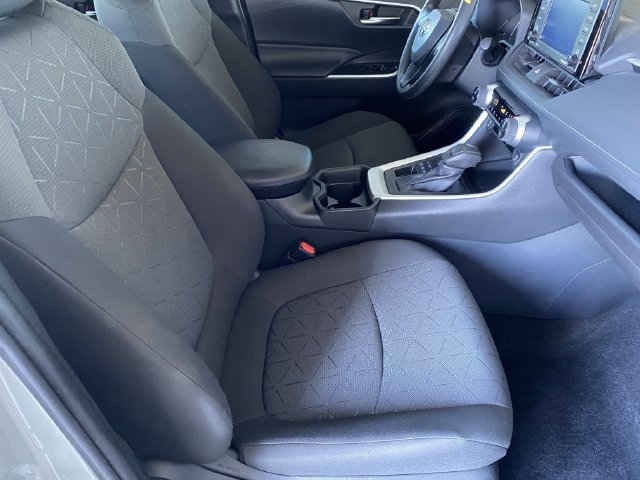 Used 2021 Toyota RAV4 XLE AWD/4WD image 10