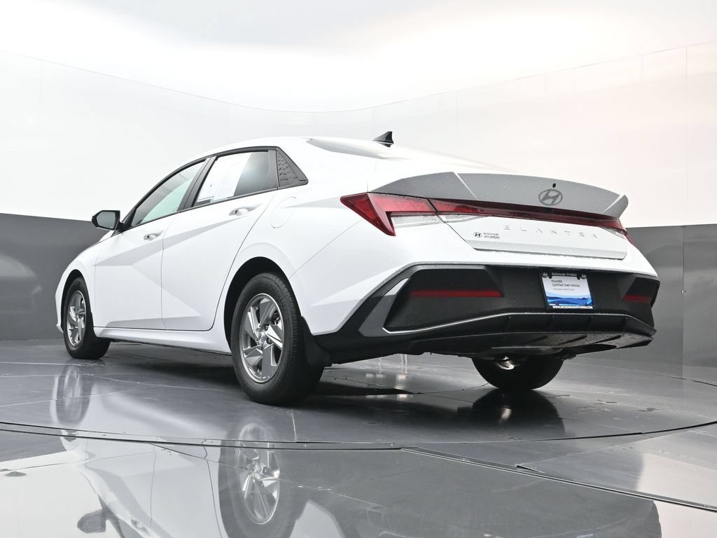 Certified 2026 Hyundai Elantra SE FWD image 25