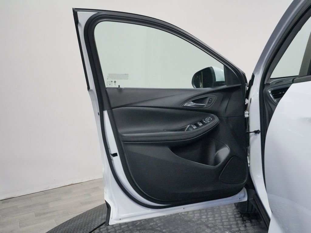 Used 2025 Buick Encore GX Preferred FWD image 10