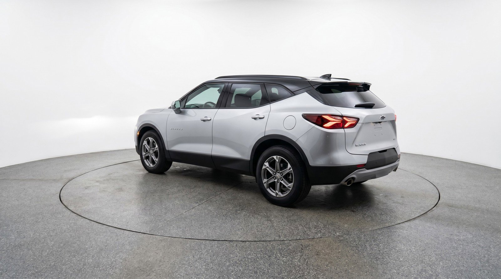 Used 2025 Chevrolet Blazer LT FWD image 6
