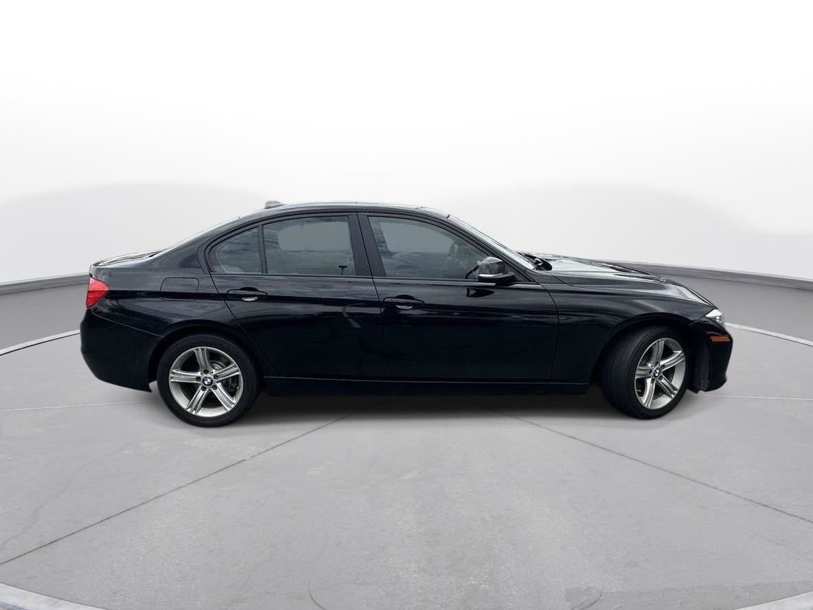 Used 2015 BMW 320i xDrive Sedan AWD/4WD image 5