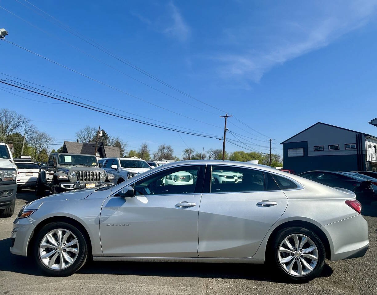 Used 2022 Chevrolet Malibu LT FWD image 2