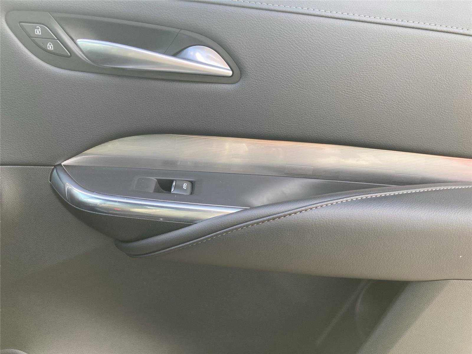 Used 2024 Cadillac XT4 Premium Luxury image 31