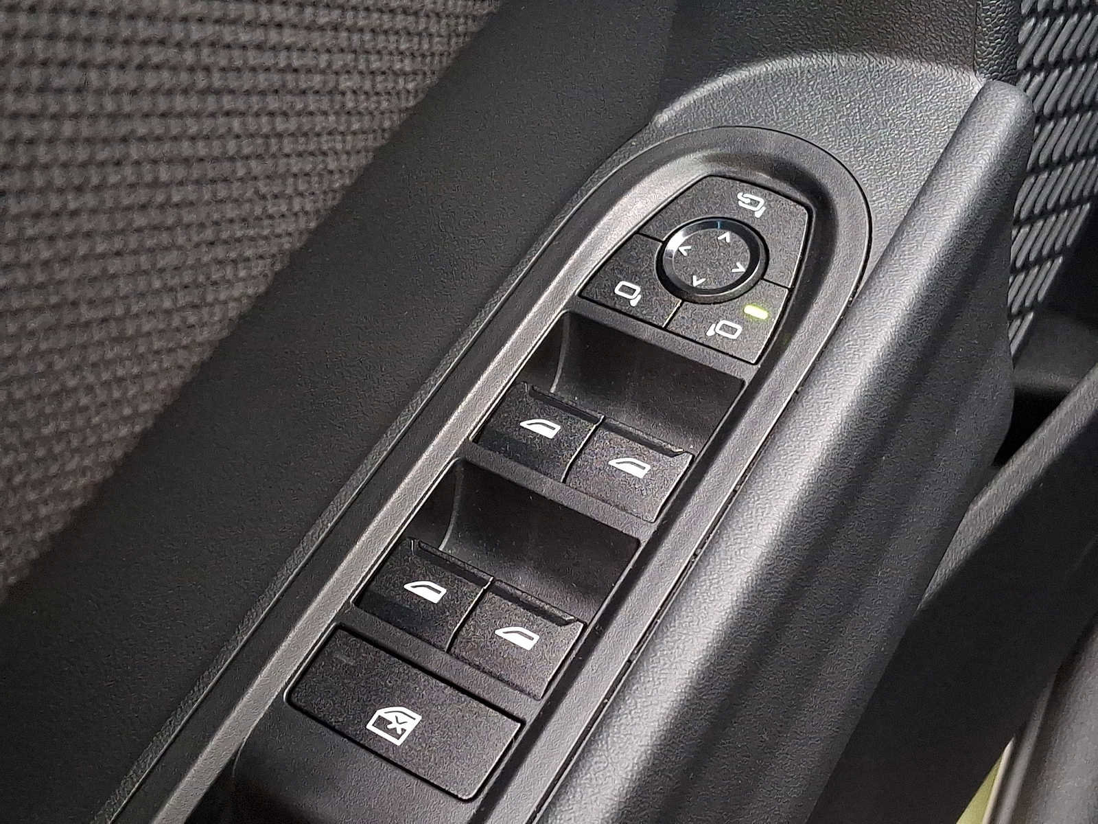 Certified 2025 MINI Cooper S image 24