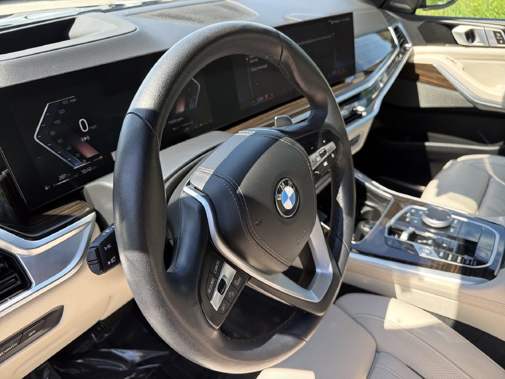 Used 2024 BMW X5 xDrive40i w/ Premium Package AWD/4WD image 11