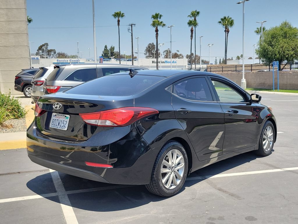 Used 2015 Hyundai Elantra SE w/ Option Group 02 FWD image 5