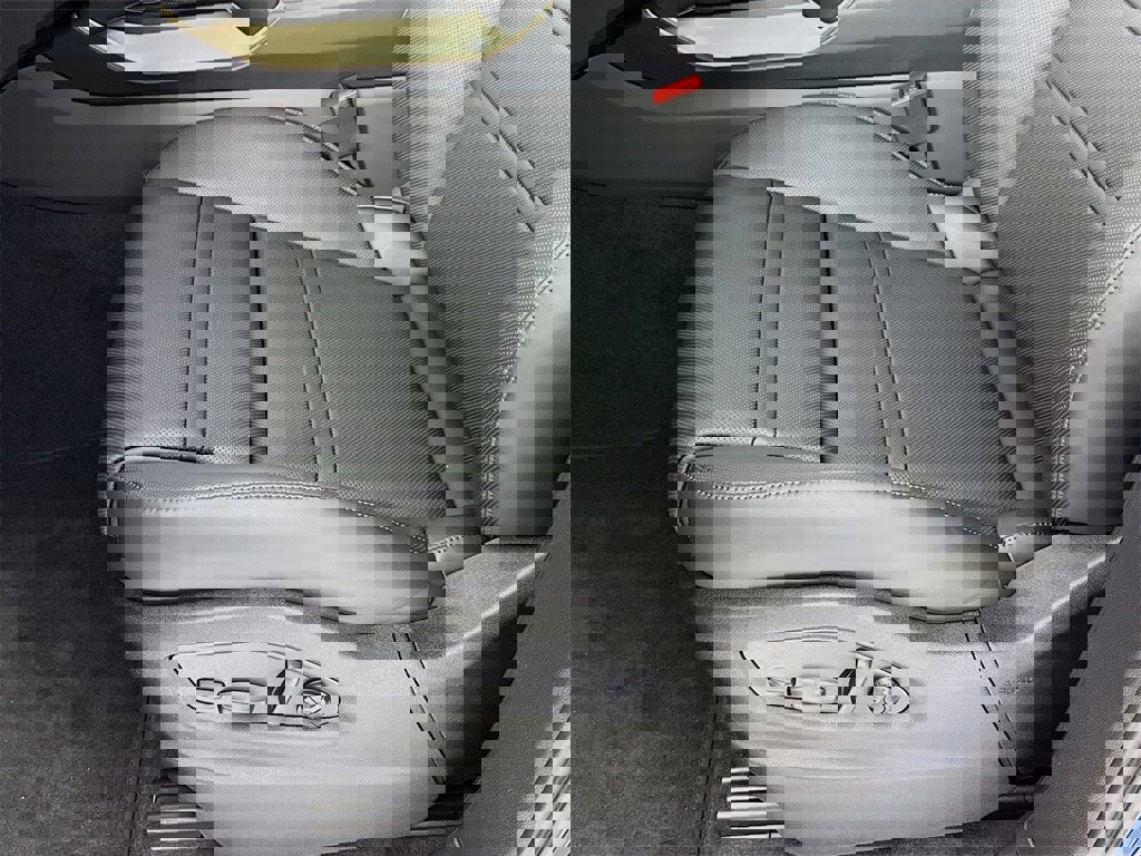 New 2026 Porsche Cayenne GTS image 13