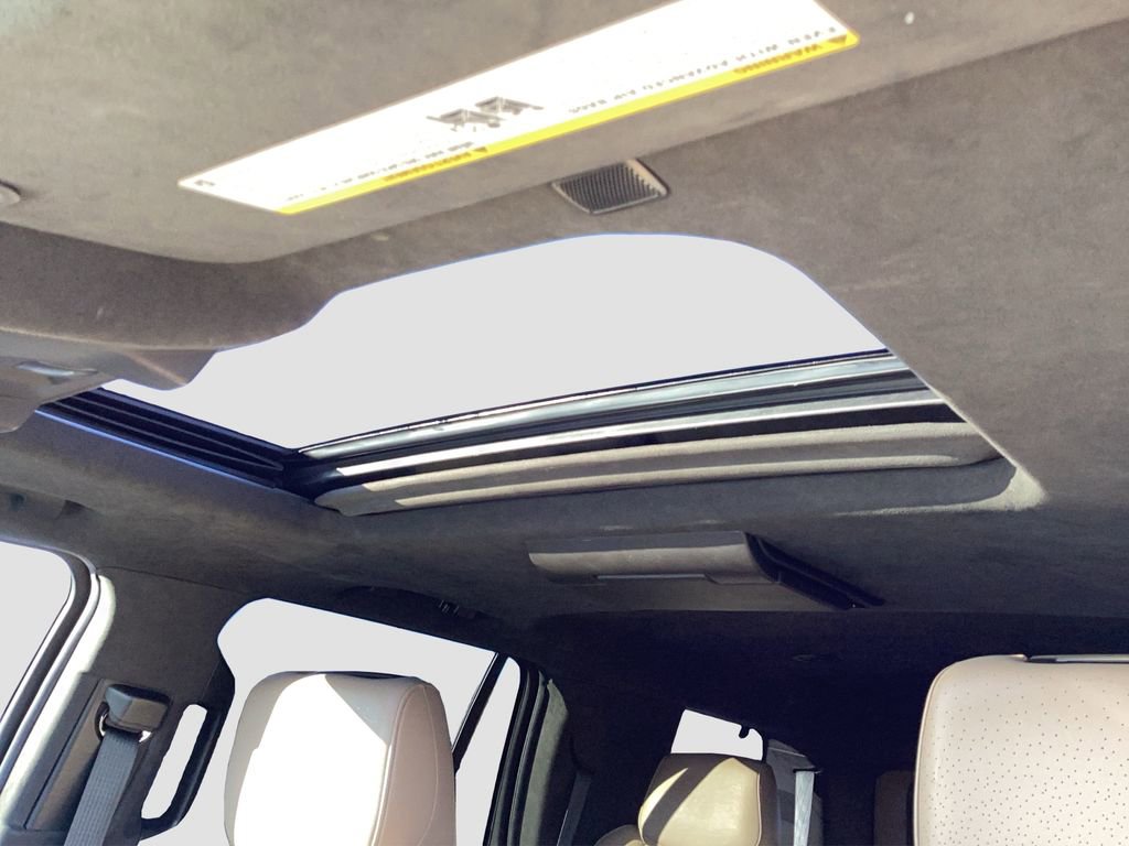 Used 2019 Cadillac Escalade Platinum image 32