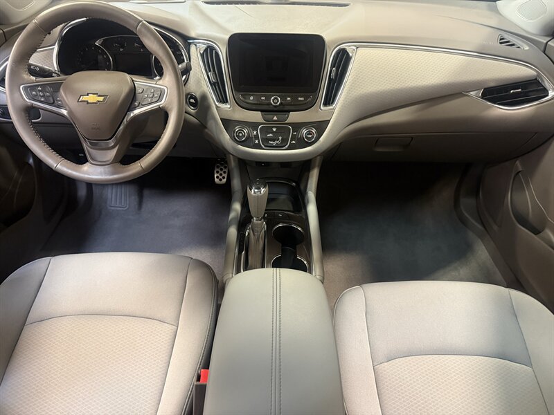 Used 2016 Chevrolet Malibu LT w/ Driver Confidence Package FWD image 16