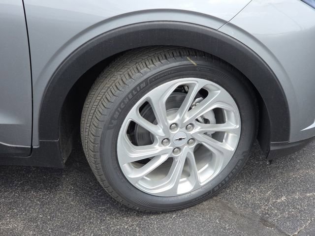 New 2027 Chevrolet Bolt LT w/ Comfort Package FWD image 21