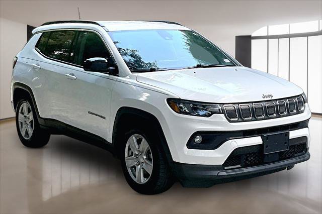 Certified 2022 Jeep Compass Latitude FWD image 1