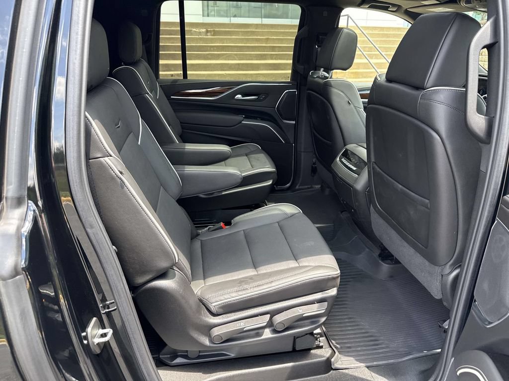Used 2024 Cadillac Escalade ESV Premium Luxury AWD/4WD image 11