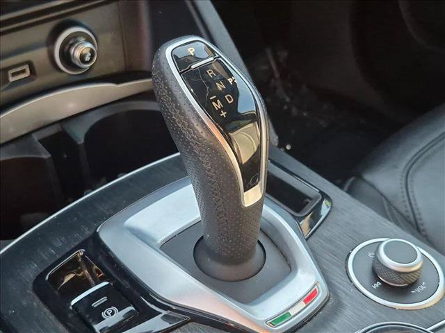 Used 2023 Alfa Romeo Stelvio Sprint AWD/4WD image 12