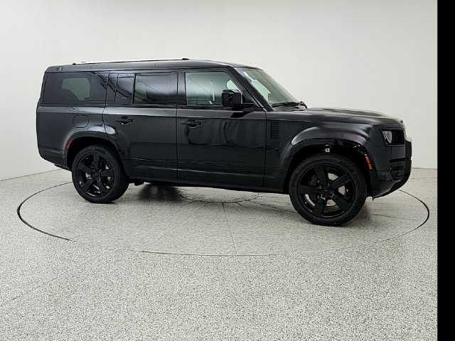 New 2026 Land Rover Defender 130 X-Dynamic SE AWD/4WD image 3