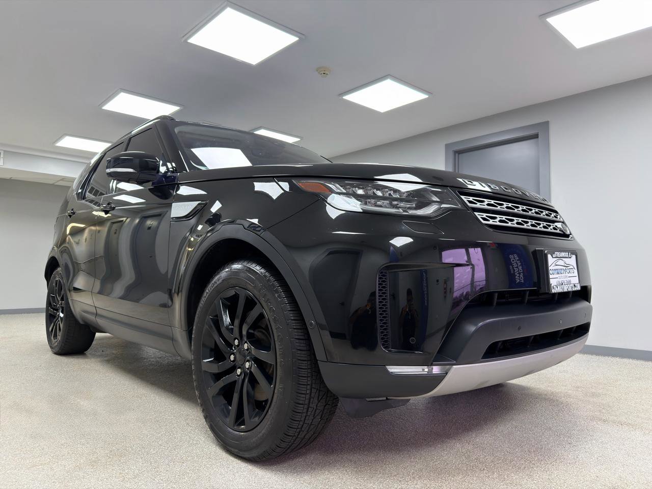 Used 2017 Land Rover Discovery HSE image 4