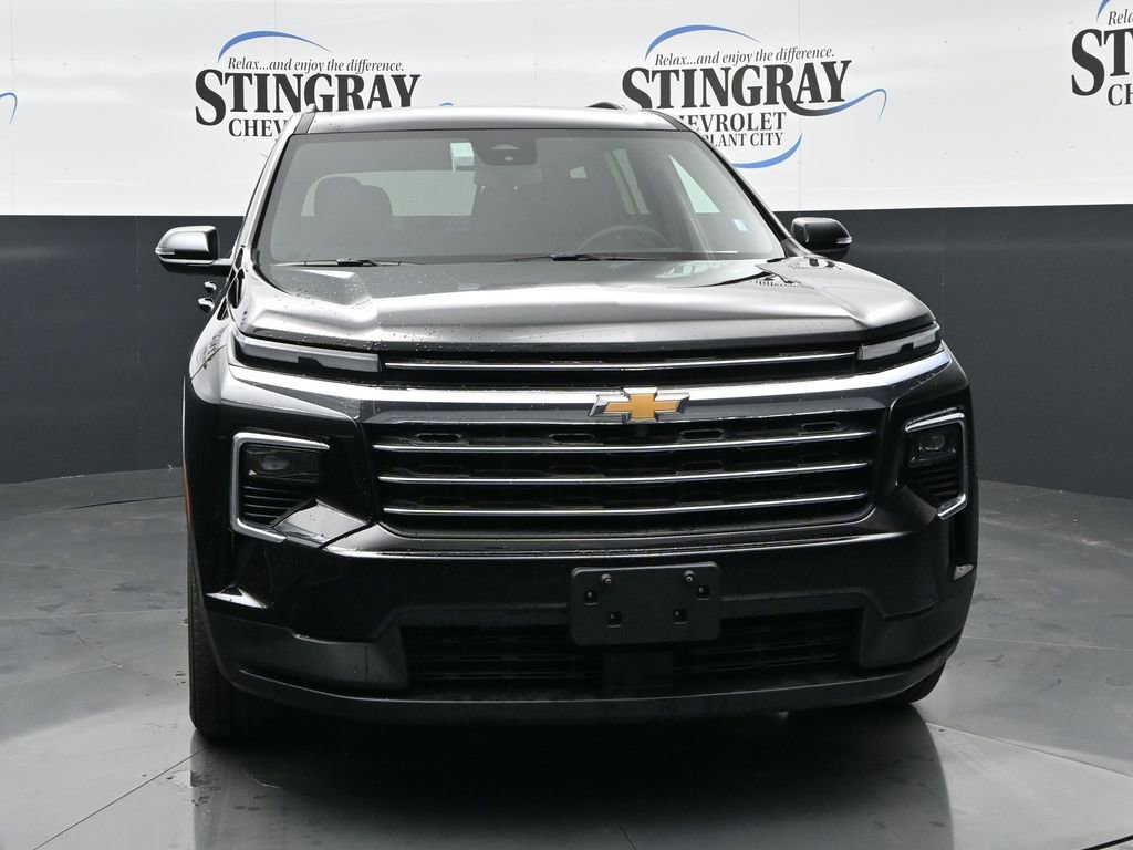Used 2026 Chevrolet Traverse LT AWD/4WD image 2