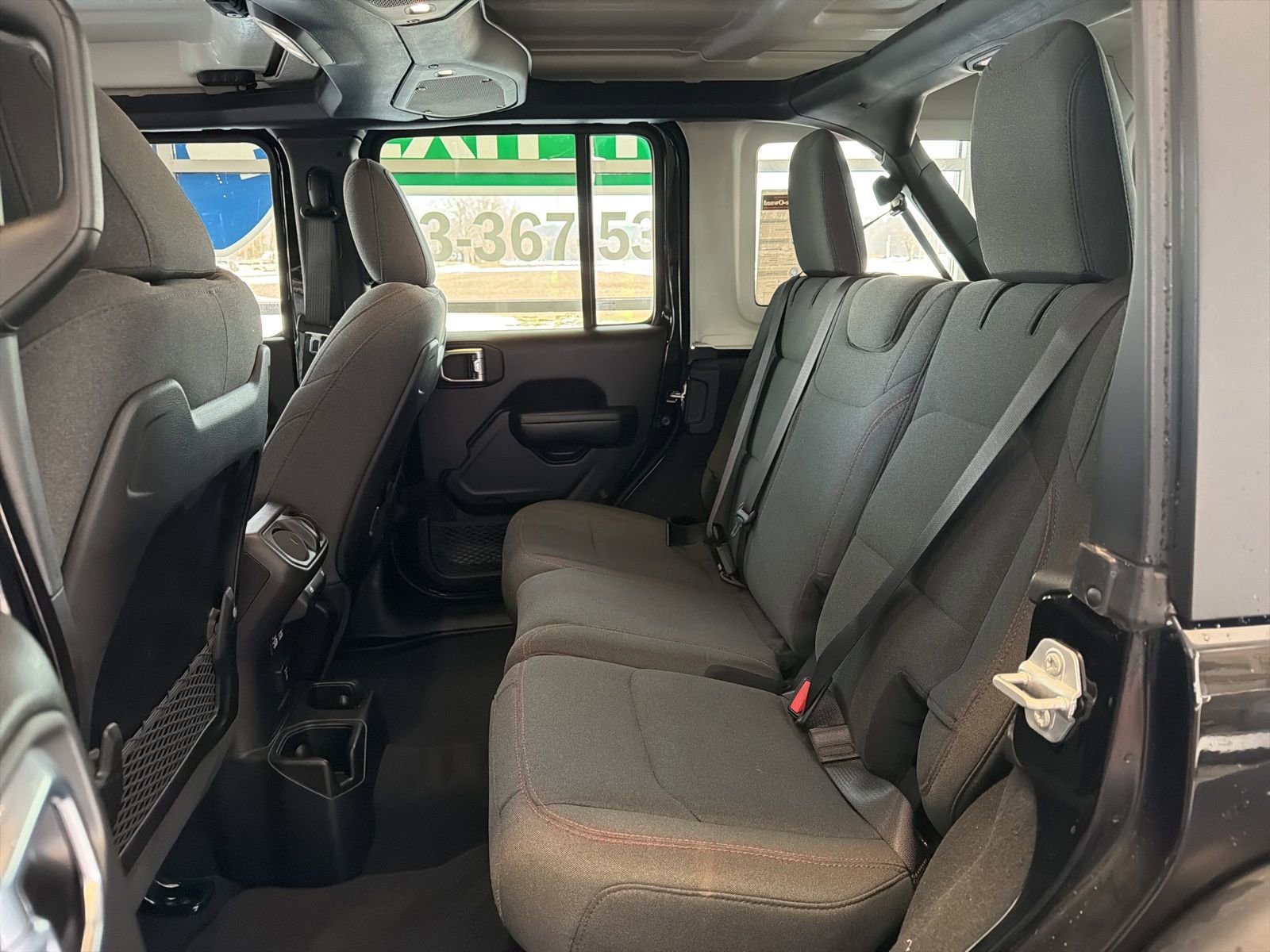 Used 2024 Jeep Wrangler Unlimited Rubicon w/ Technology Group image 14