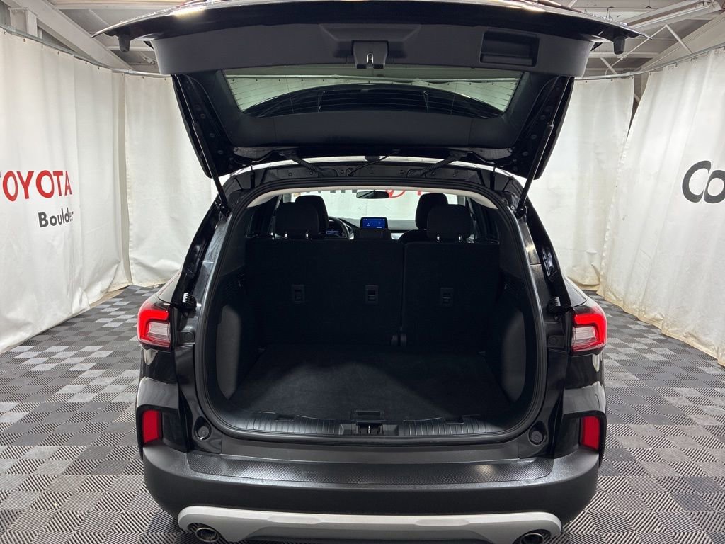 Used 2025 Ford Escape Active AWD/4WD image 10