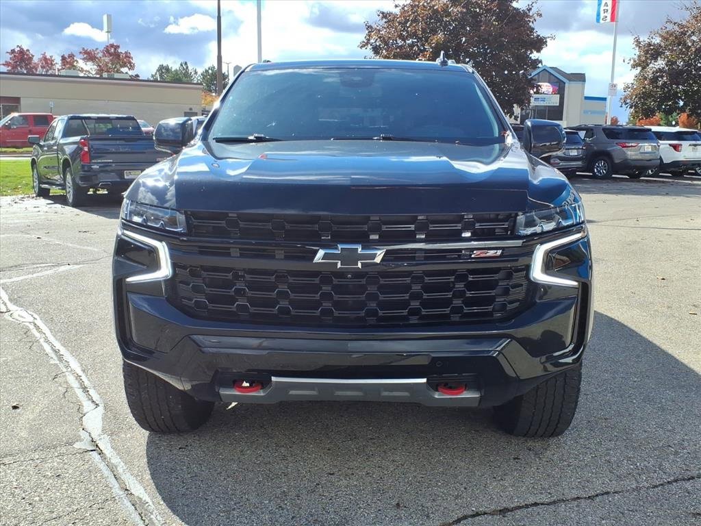 Used 2023 Chevrolet Suburban Z71 w/ Luxury Package image 2