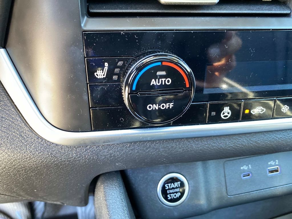 Certified 2023 Nissan Rogue SV w/ SV Premium B Package AWD/4WD image 16