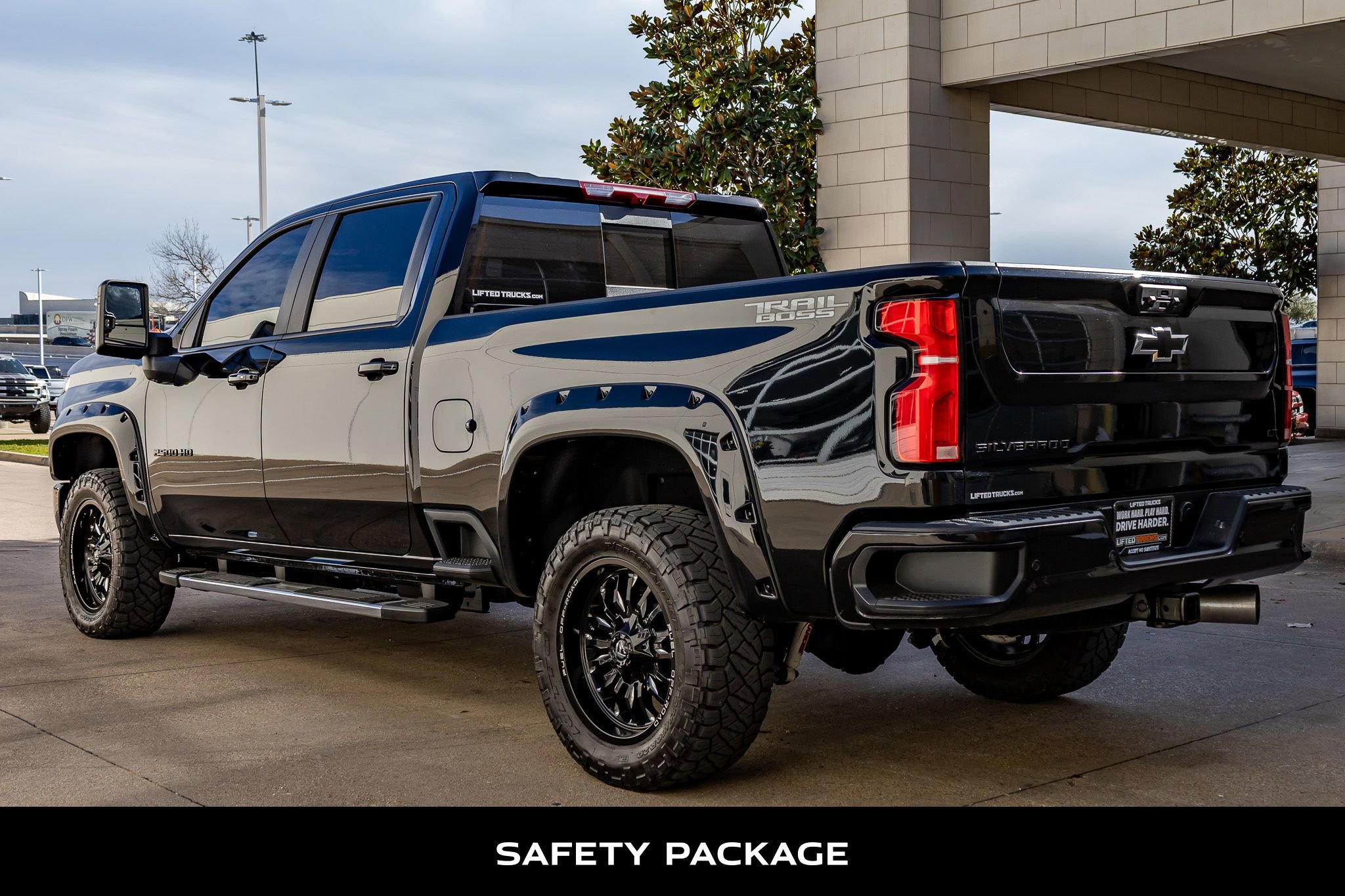 Used 2025 Chevrolet Silverado 2500 LT w/ Trail Boss Package AWD/4WD image 6