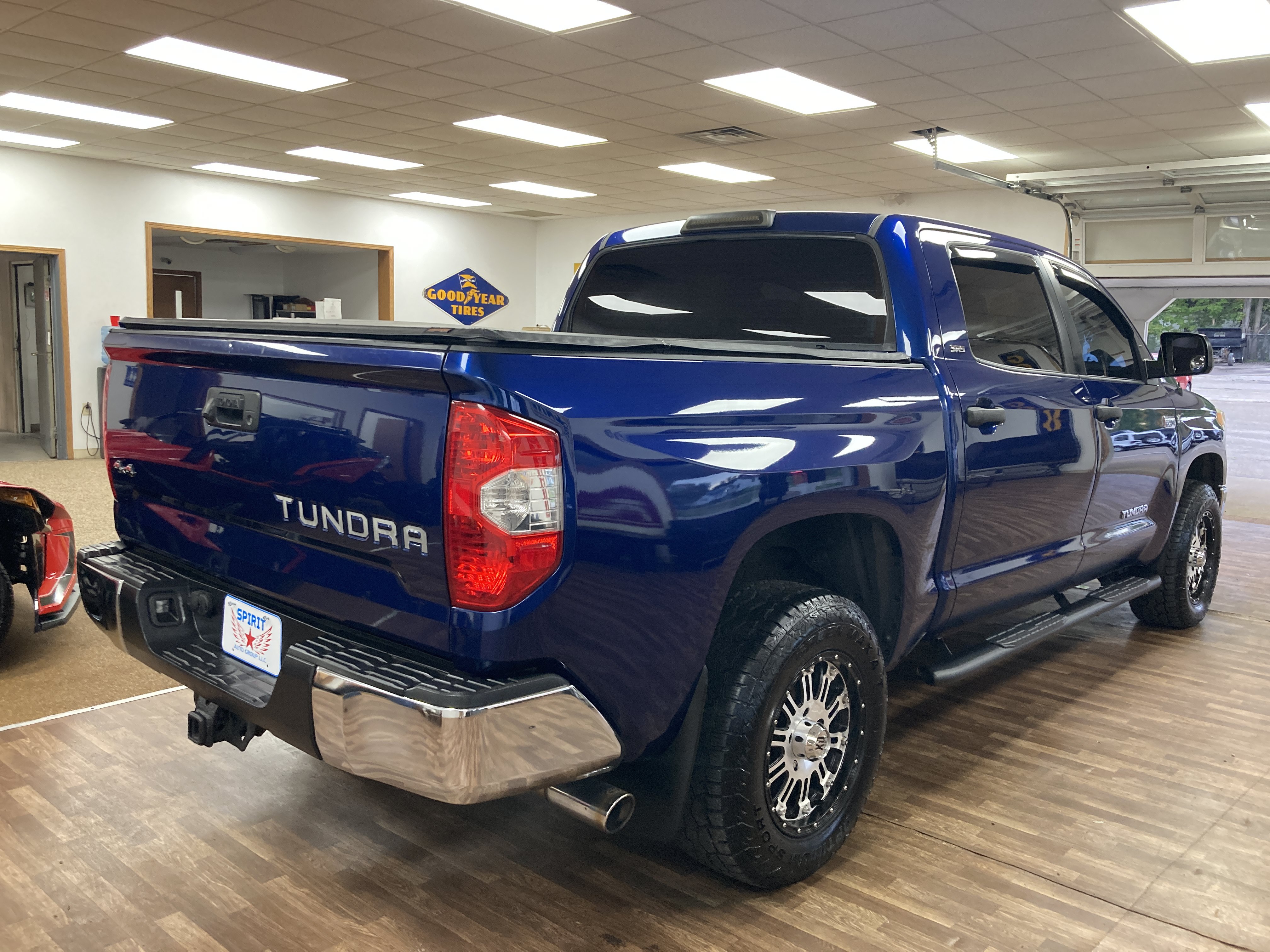 Used 2014 Toyota Tundra SR5 w/ SR5 Upgrade Package AWD/4WD image 6