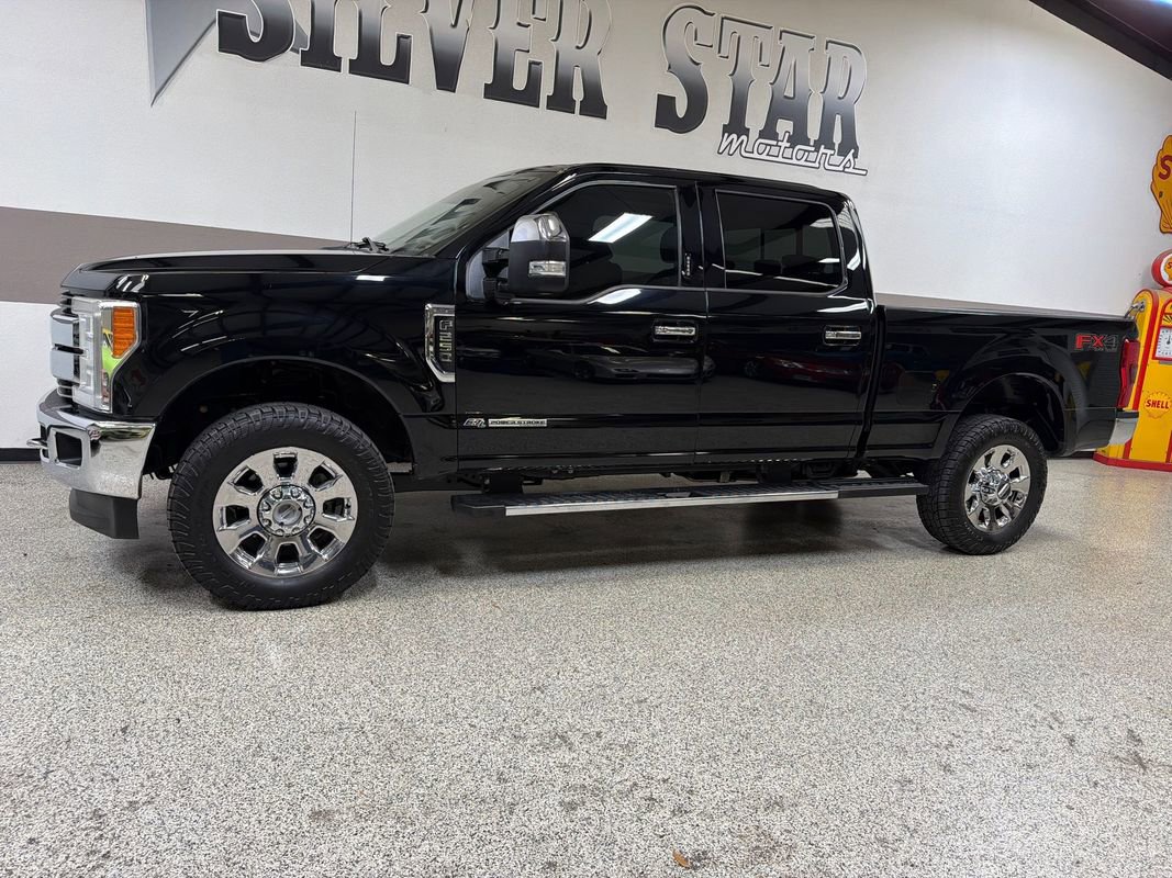 Used 2017 Ford F250 Lariat w/ Lariat Ultimate Package AWD/4WD image 4