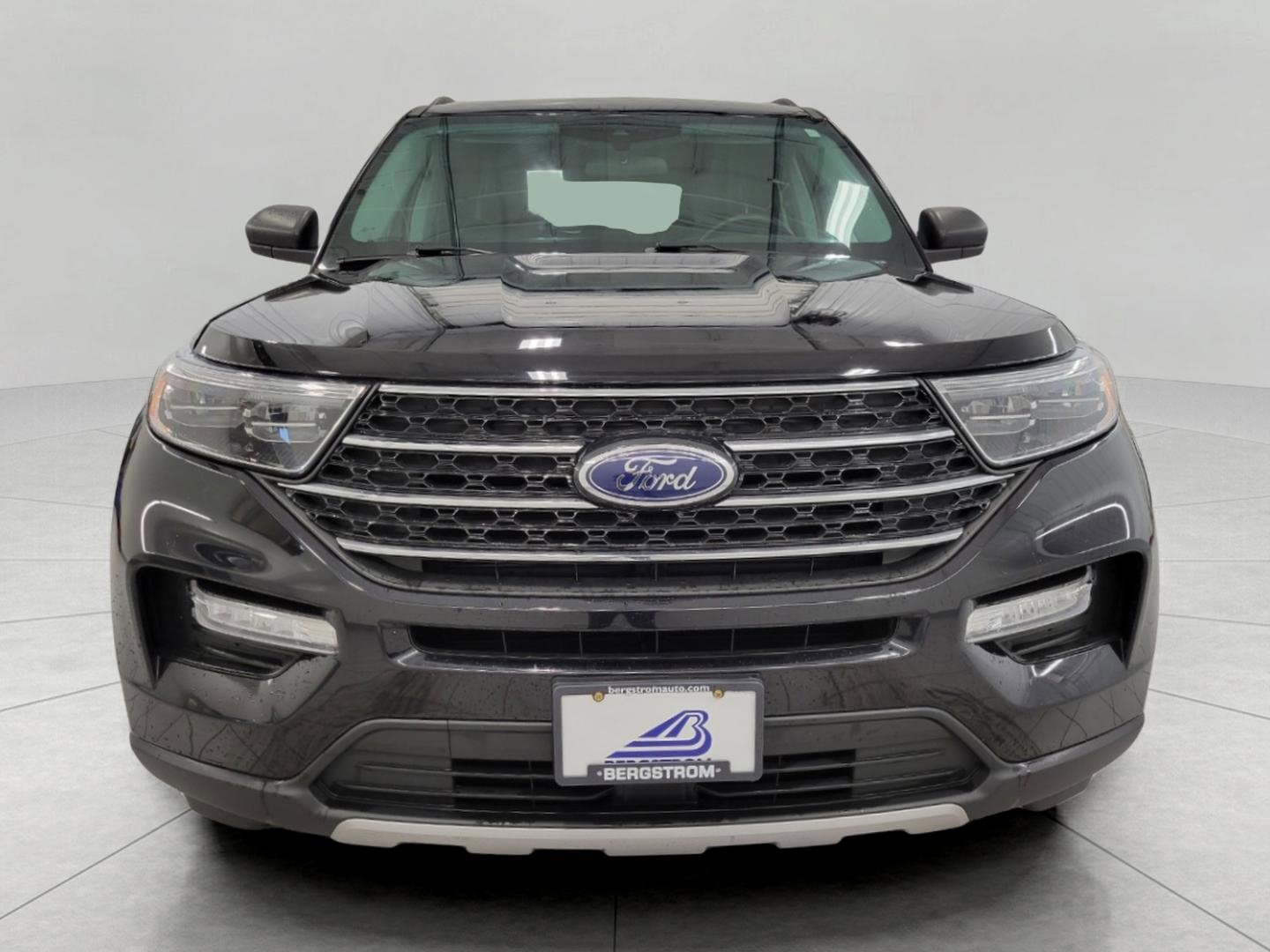 Used 2023 Ford Explorer XLT w/ Equipment Group 202A image 13