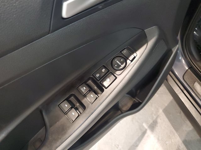 Used 2019 Hyundai Tucson SE AWD/4WD image 12