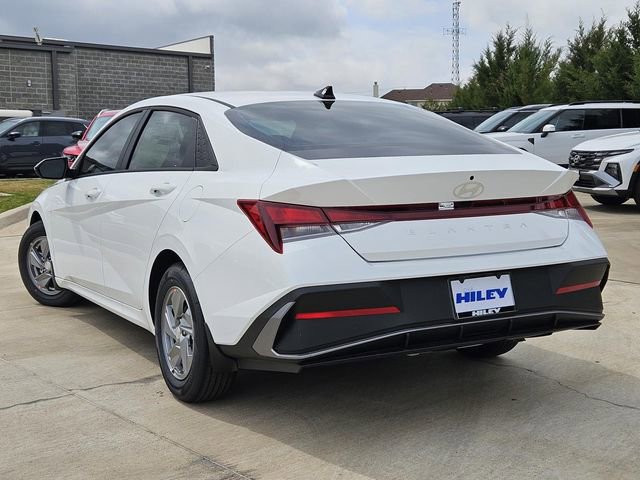 New 2026 Hyundai Elantra SE image 3