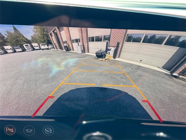 Used 2025 Cadillac Lyriq Sport image 30