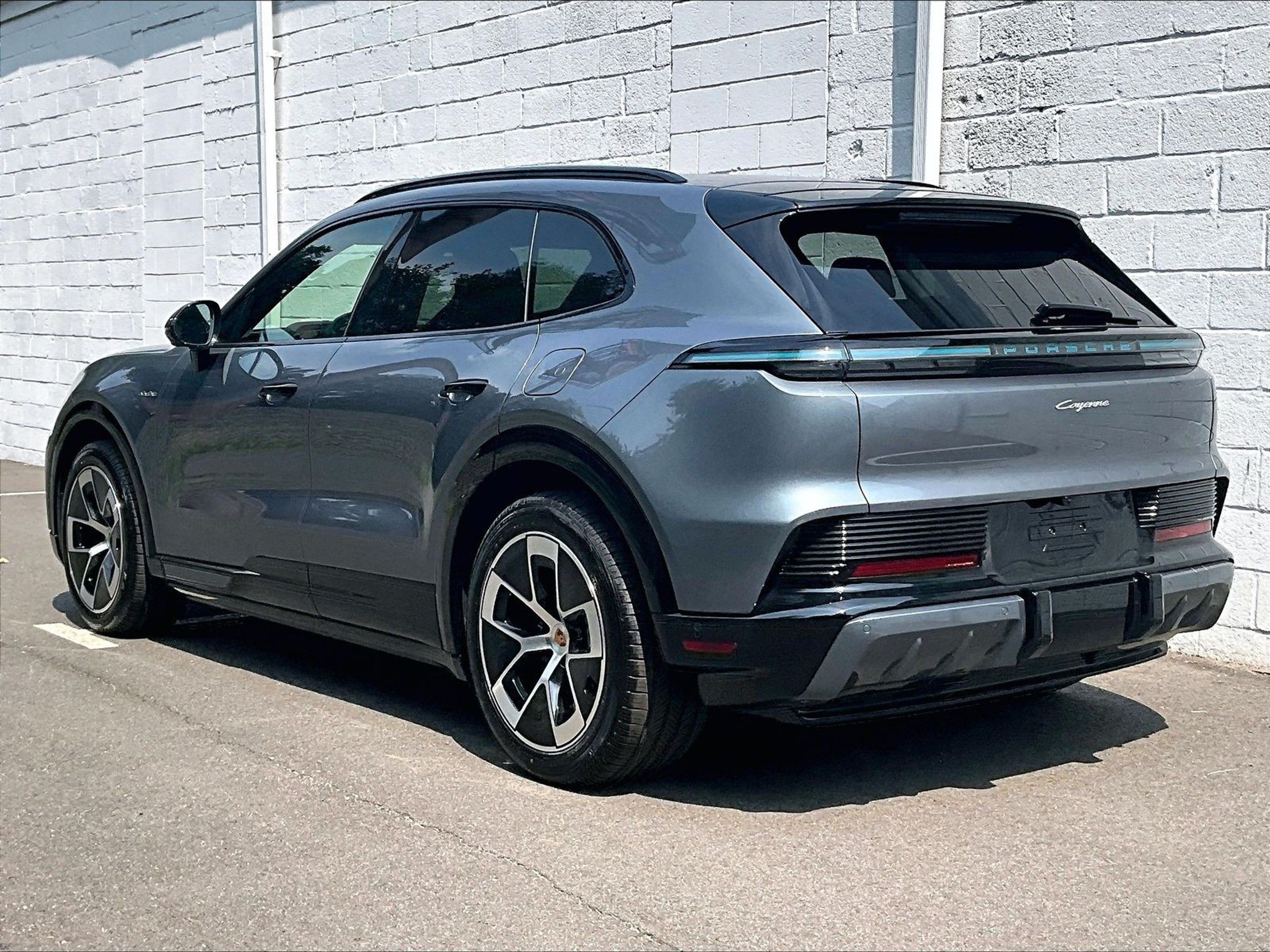New 2026 Porsche Cayenne Electric AWD/4WD image 3