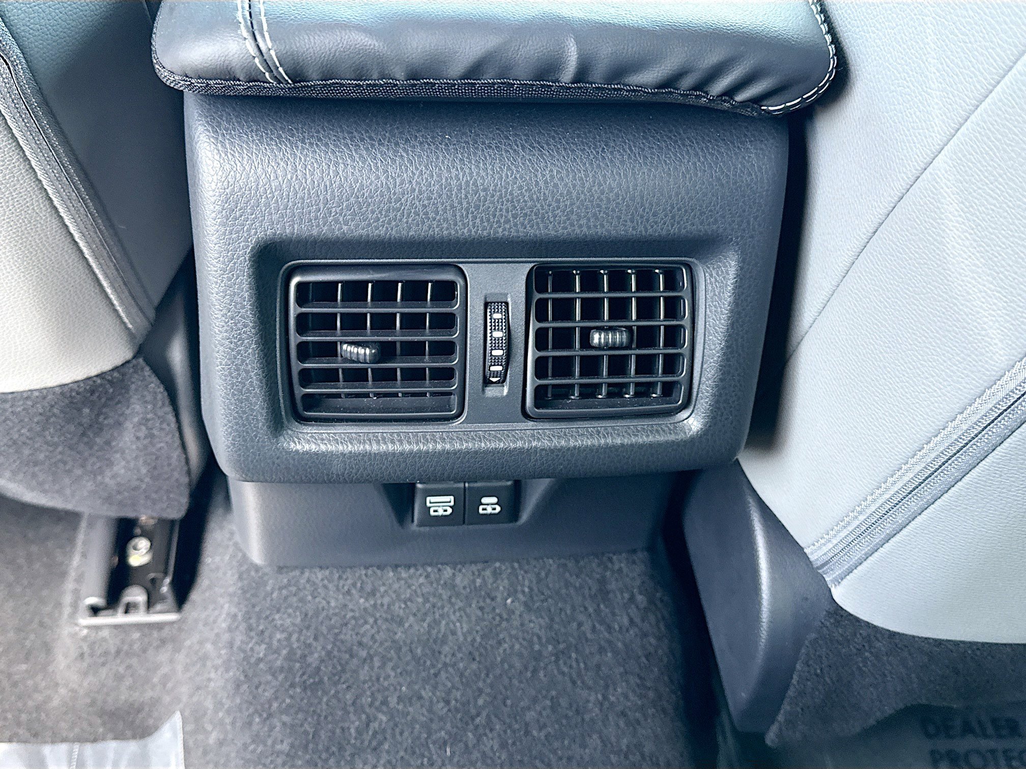 Used 2025 Toyota Camry SE image 18