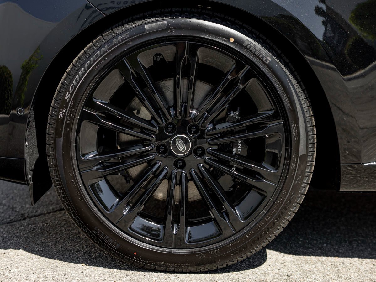 New 2025 Land Rover Range Rover Autobiography image 11