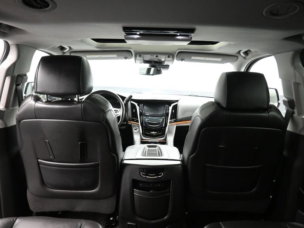Used 2020 Cadillac Escalade Premium Luxury image 44