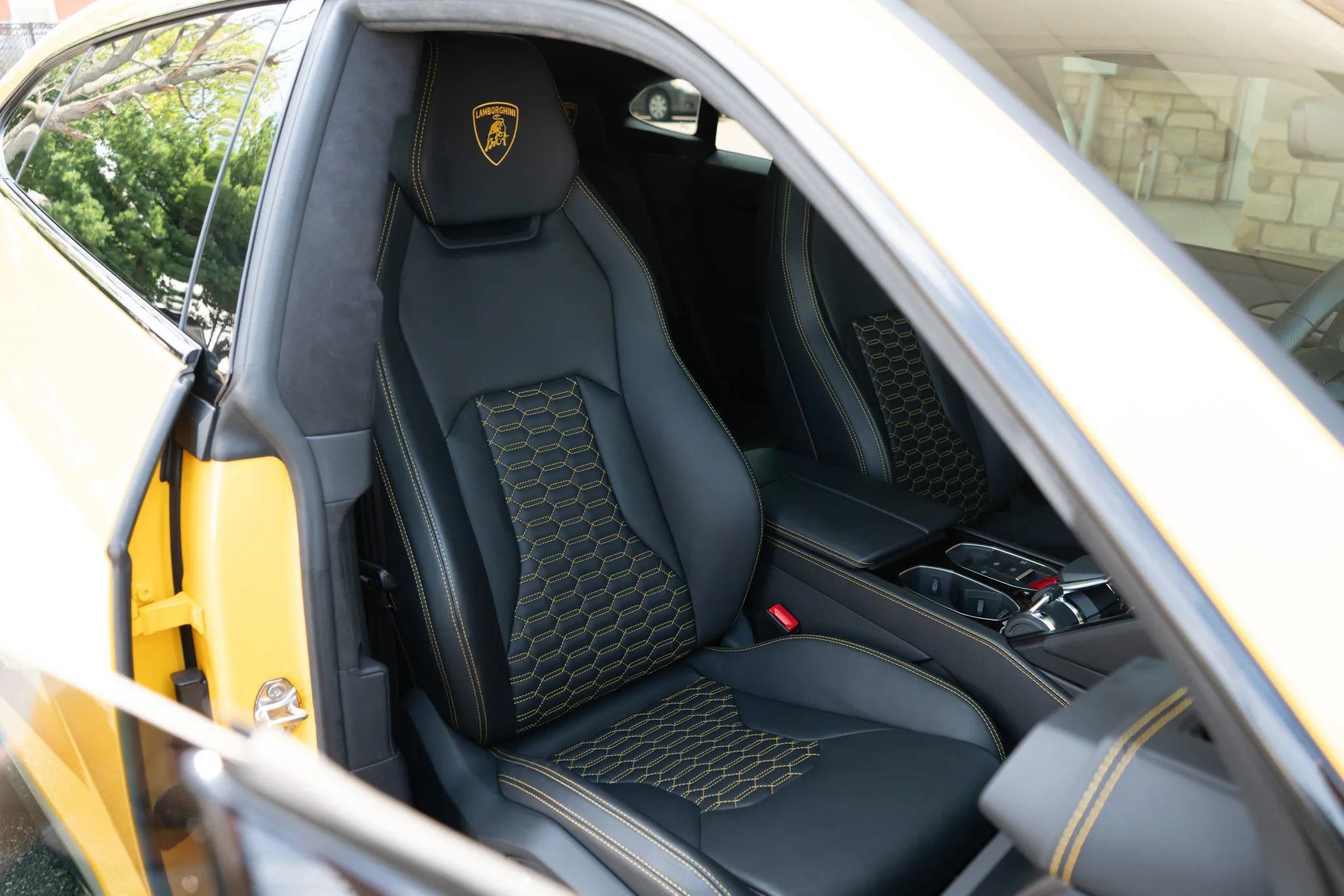 Used 2021 Lamborghini Urus AWD/4WD image 55