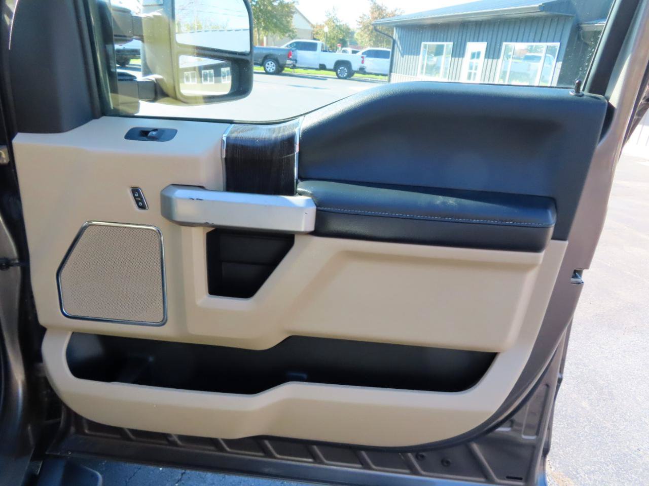 Used 2020 Ford F350 Lariat w/ Lariat Ultimate Package AWD/4WD image 49