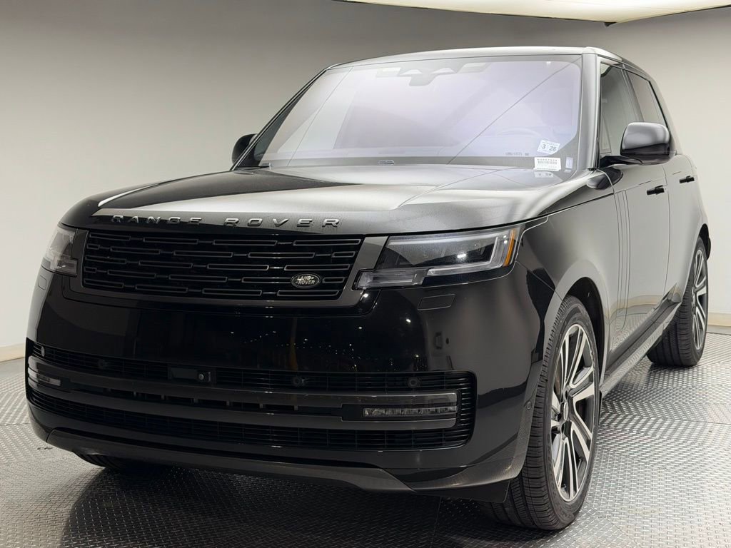Used 2023 Land Rover Range Rover SE image 1