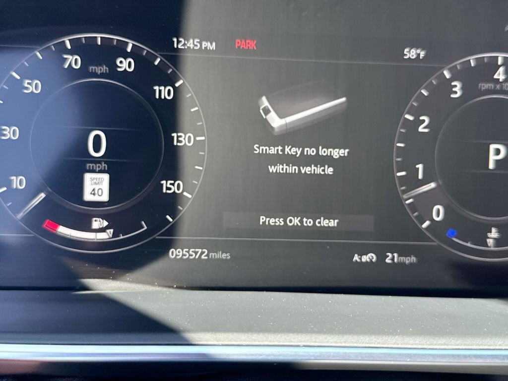 Used 2018 Land Rover Range Rover HSE image 10