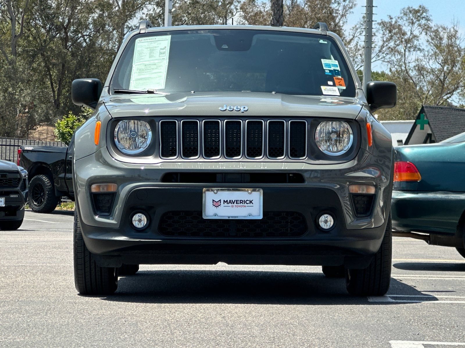 Used 2022 Jeep Renegade Latitude AWD/4WD image 7