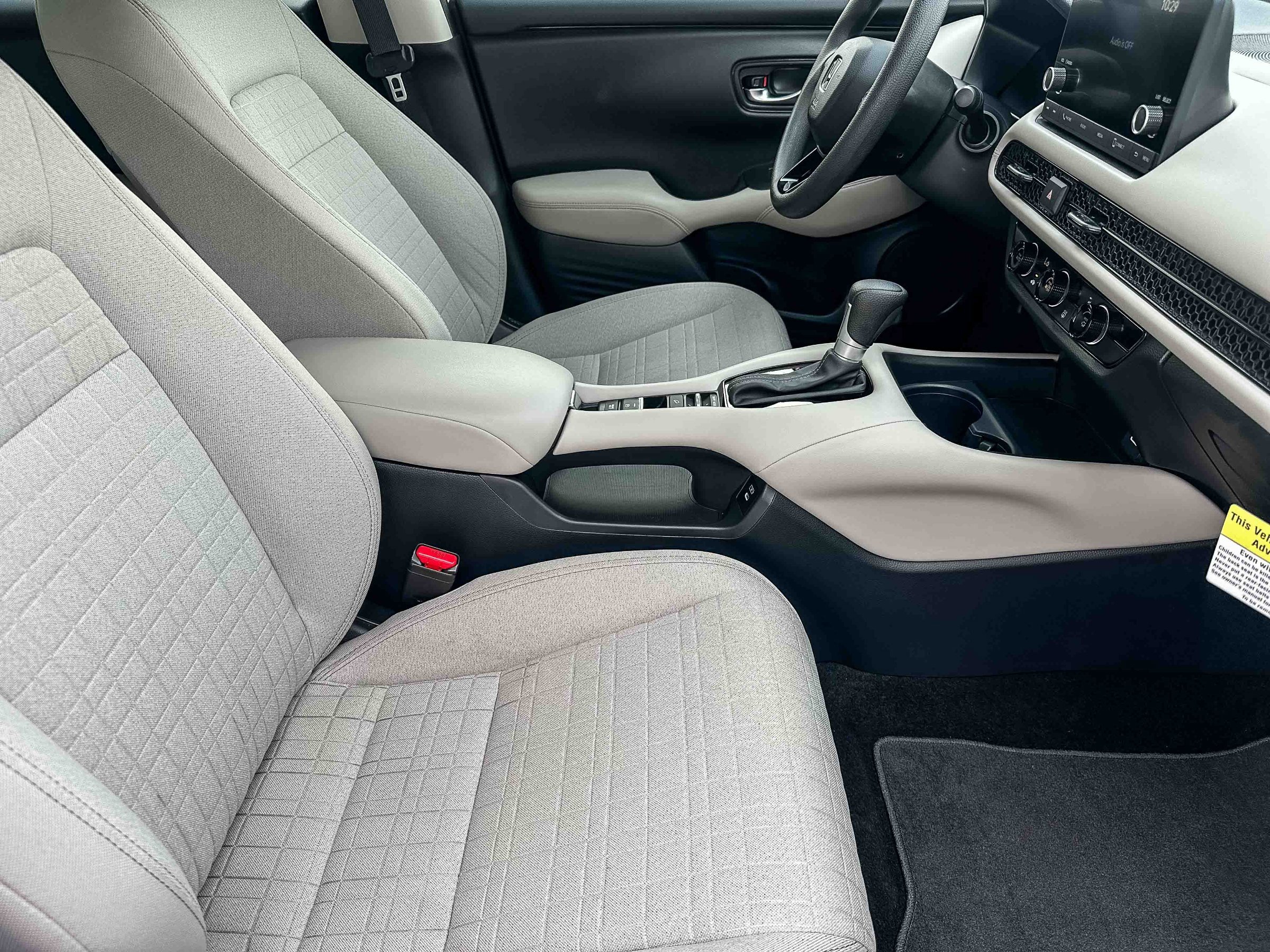 Certified 2025 Honda HR-V LX image 24