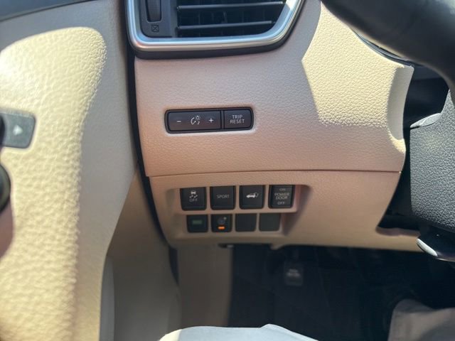 Used 2016 Nissan Rogue SV w/ SV Premium Package FWD image 28