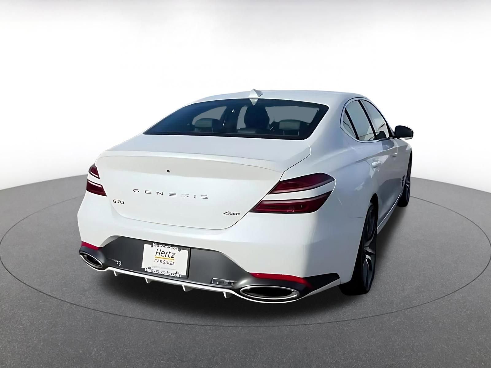 Used 2025 Genesis G70 2.5T image 9