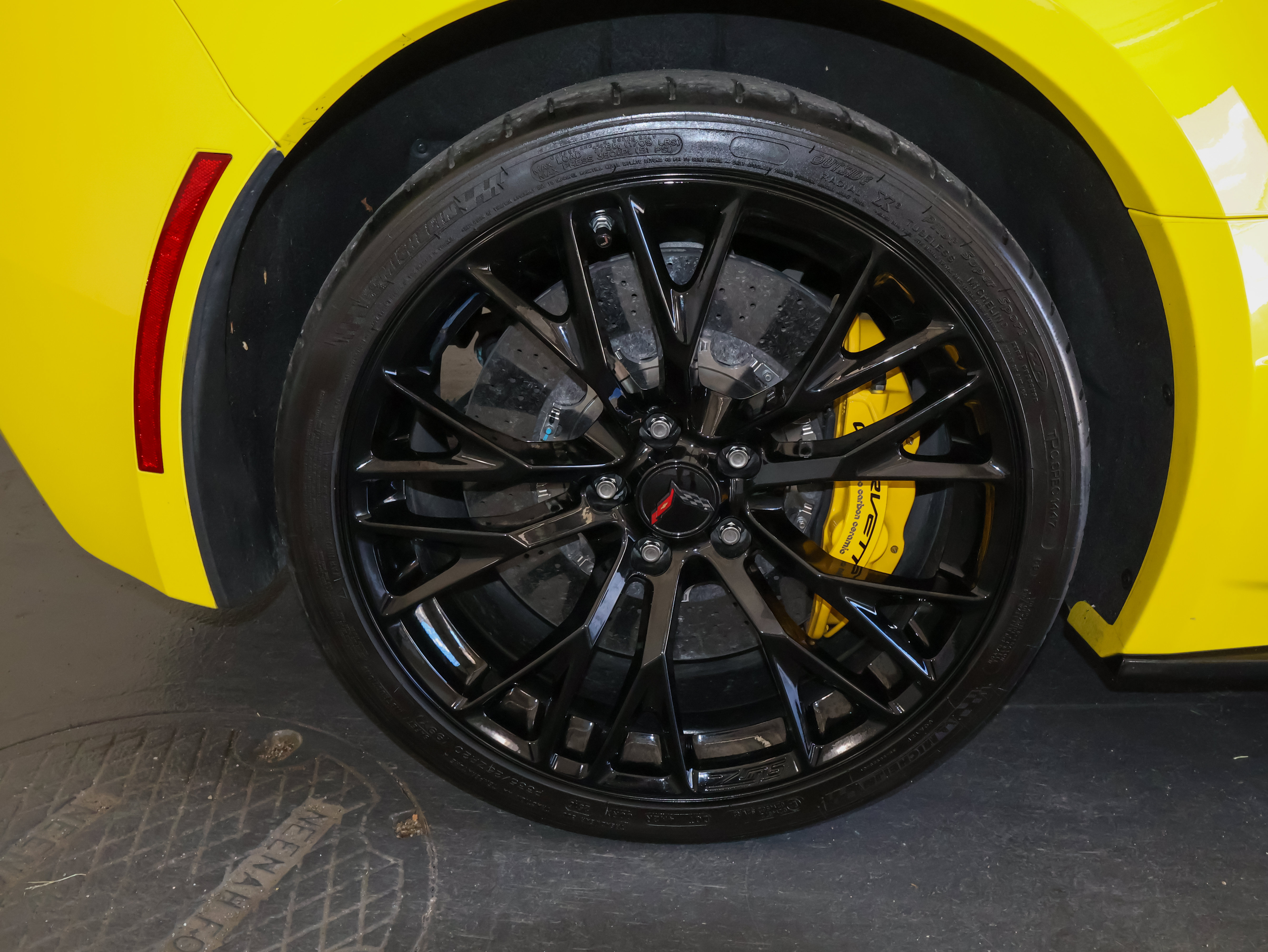 Used 2016 Chevrolet Corvette Z06 w/ 3LZ Preferred Equipment Group RWD image 34