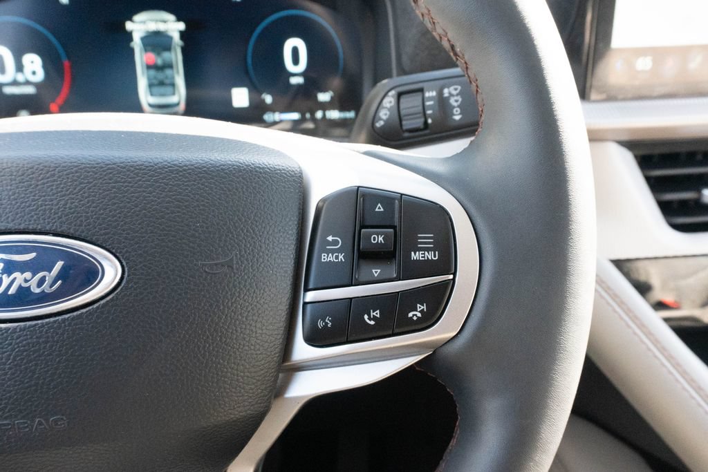 Used 2025 Ford Explorer Active w/ Active Comfort Package RWD image 26