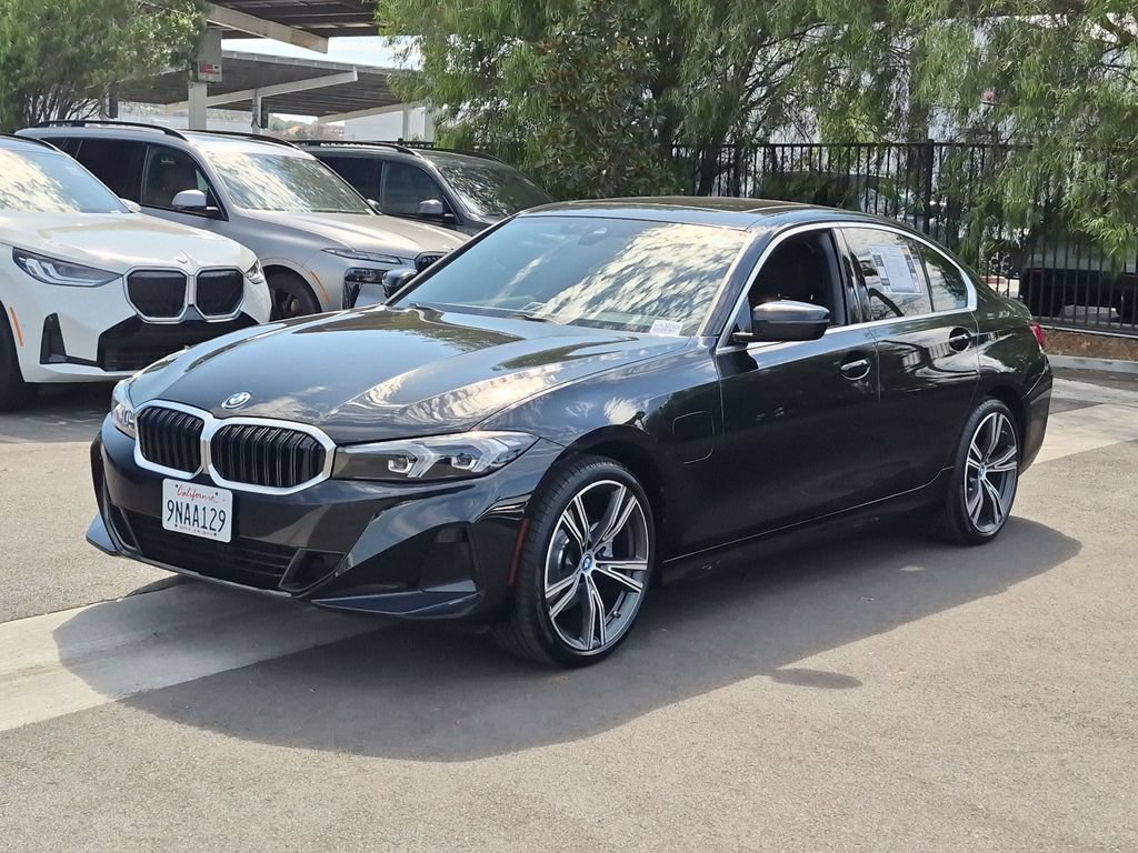 Used 2024 BMW 330e xDrive w/ Convenience Package AWD/4WD image 2